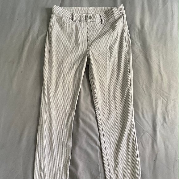 EUC Uniqlo Women's Printed Ultra Stretch Leggings - Picture 2 of 5